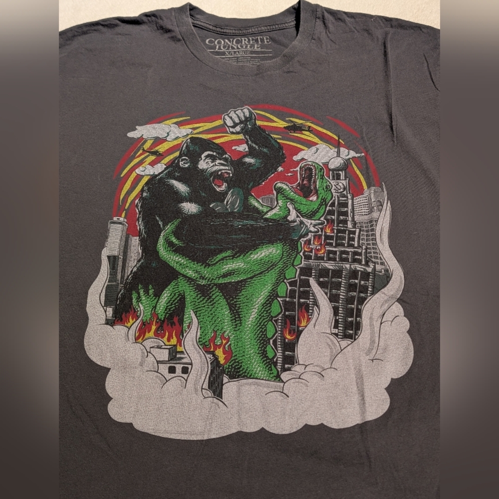 Concrete Jungle Graphic T-Shirt. Xl - Picture 2 of 5